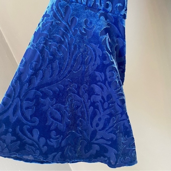 Eci New York Blue Bohemian Bell-Sleeve Velvet Dress - Picture 12 of 14